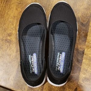 Sketchers Air Cooled Memory Foam Slip On